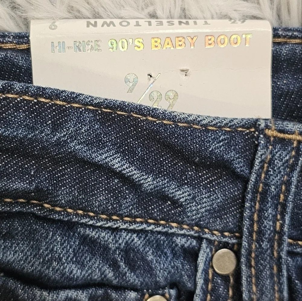 TINSELTOWN | 90's BABY HIGH-RISE BOOTCUT DISTRESSED JEANS \\ SIZE 9…
